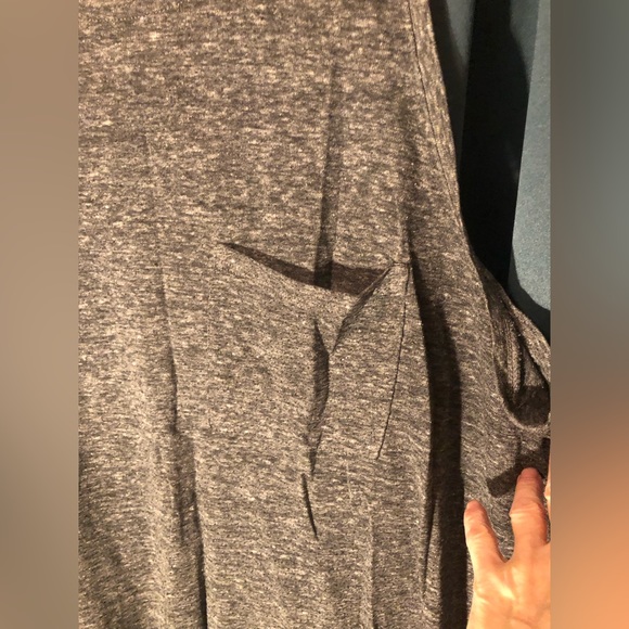 Old navy pocket top (inventory tub #1) - Picture 5 of 5